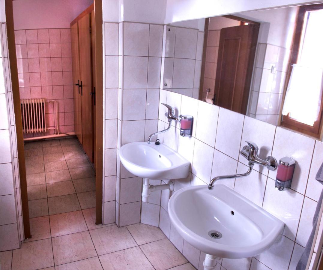 Turisticka Ubytovna Forgac Oravsky Podzamok Buitenkant foto